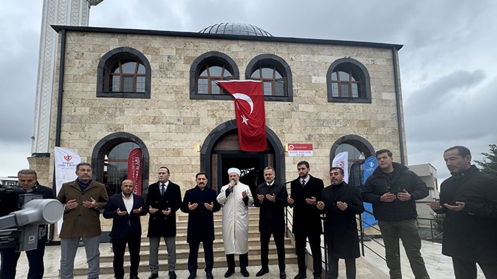 Hatay'da yeniden inşa edilen Gazze Şehitleri Camii dualarla açıldı