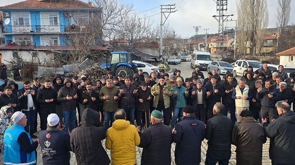 Hocalar'da umre yolcuları dualarla uğurlandı