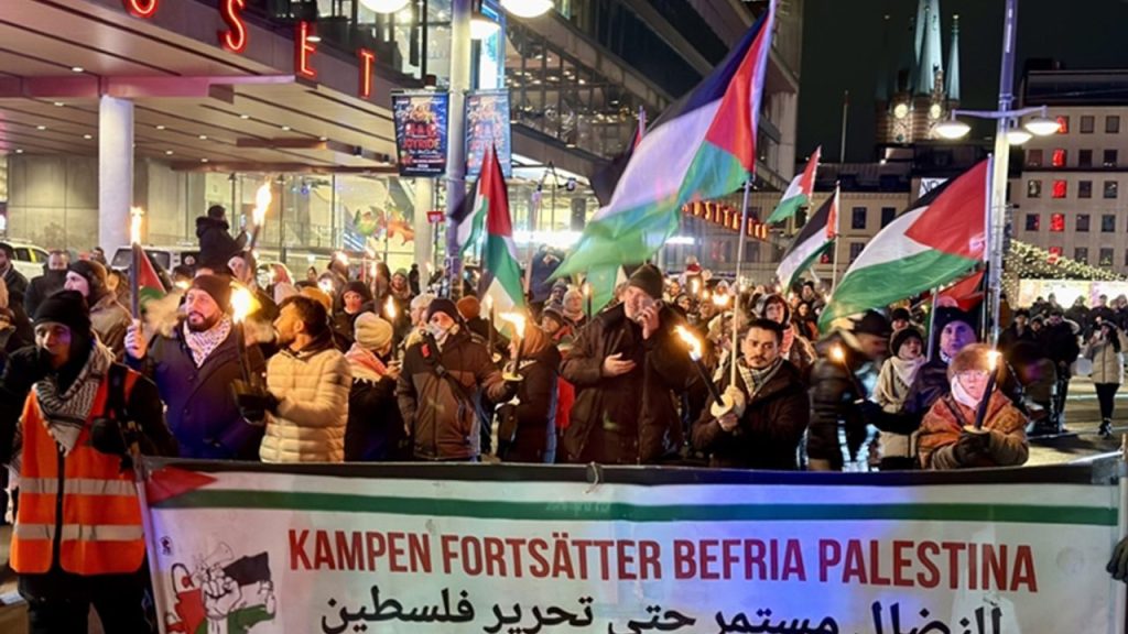 İsveç'te yılbaşı kutlamasını iptal edip Filistin'e destek gösterisi düzenlediler