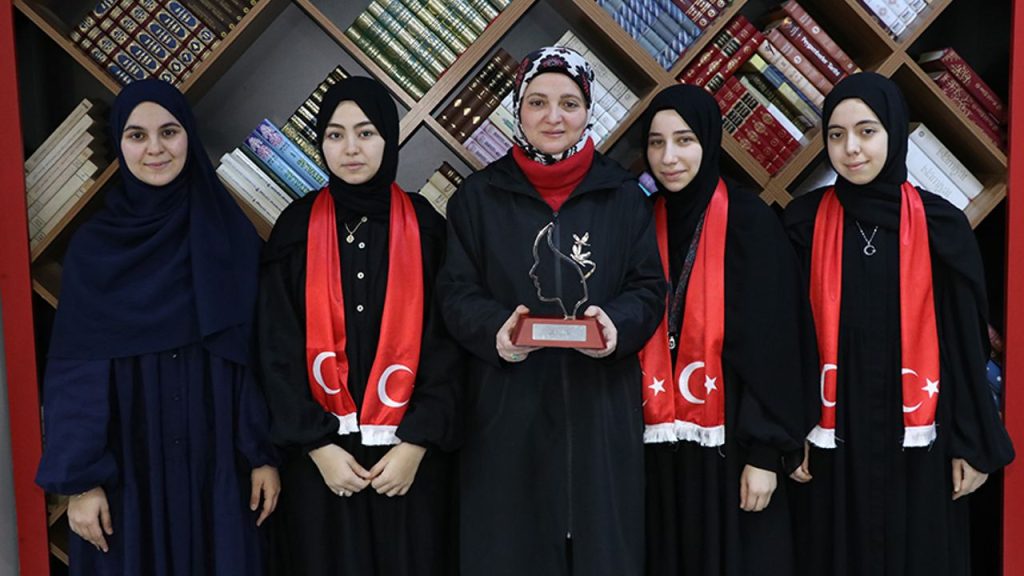 Dünya kürsüsünde yer almanın onurunu yaşıyorlar