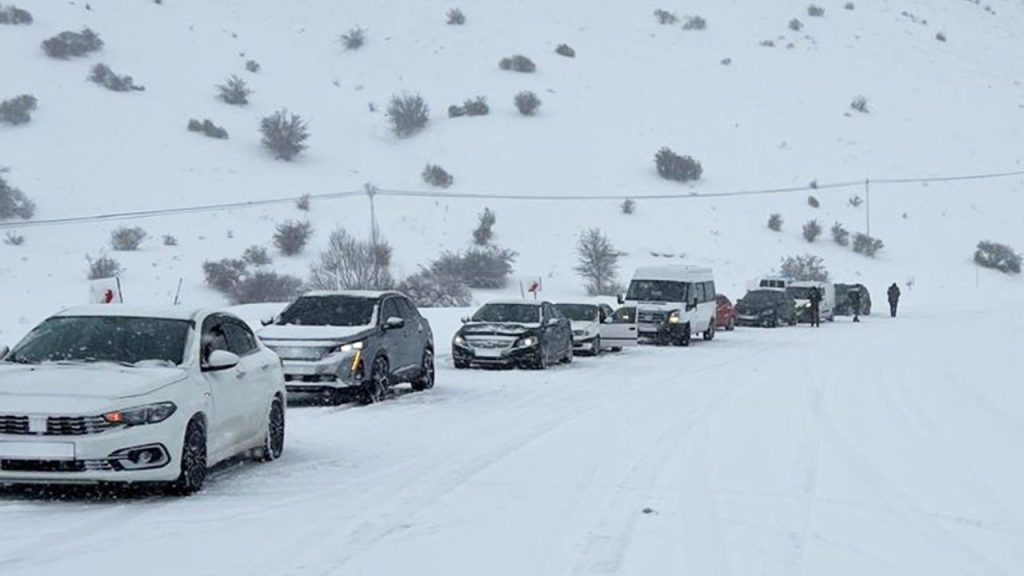 Doğu Anadolu'daki 5 ilde 1865 yerleşim yerine ulaşım sağlanamıyor