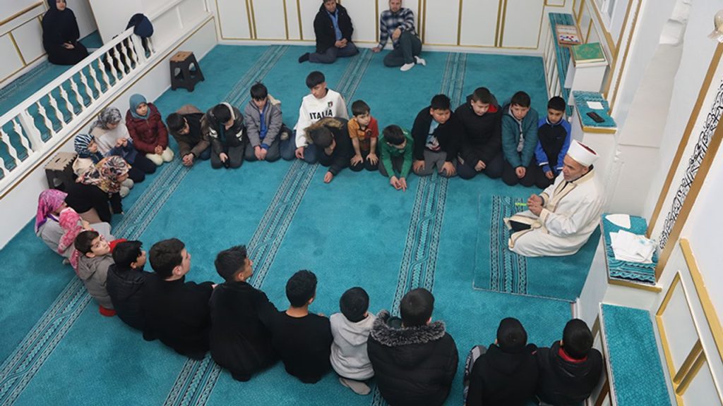 Karaman'da çocuklar için "Camiyi Seviyoruz, Namazda Buluşuyoruz" projesi hayata geçirildi