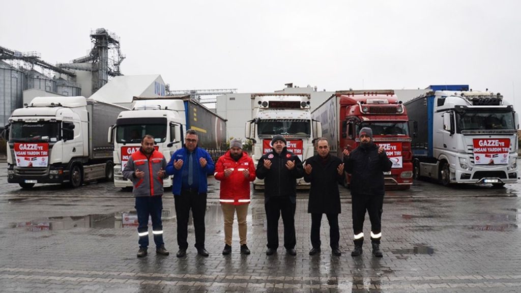 Konya'dan Gazze'ye 5 tır yardım