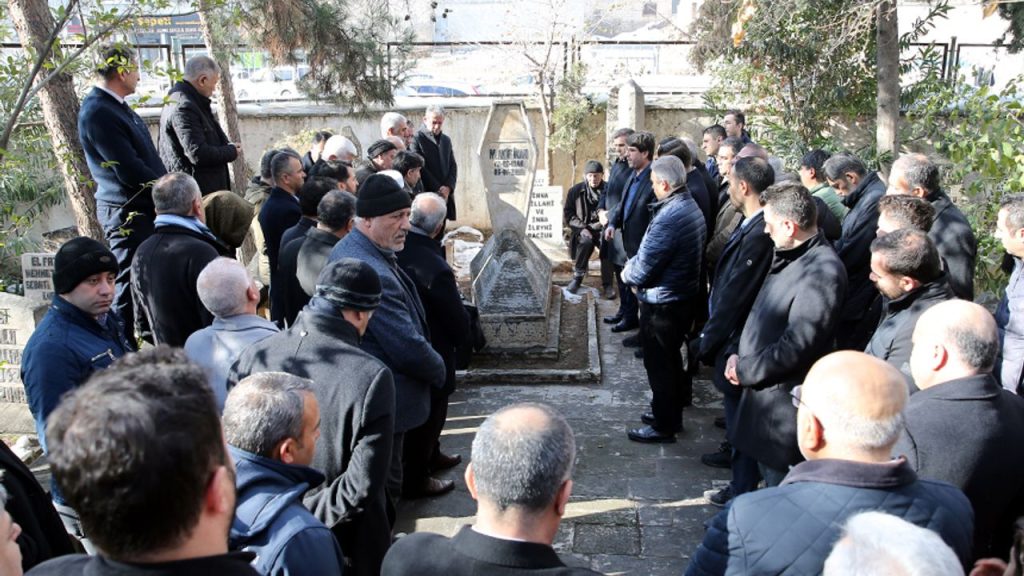 "Kudüs şairi" Mehmet Akif İnan, Şanlıurfa'daki kabri başında anıldı