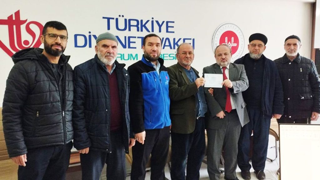 Cami cemaatinden Filistin'e anlamlı bağış