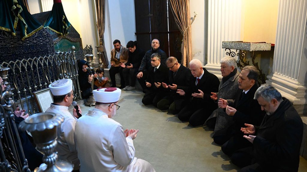 Sultan II. Abdülhamid Han dualarla anıldı