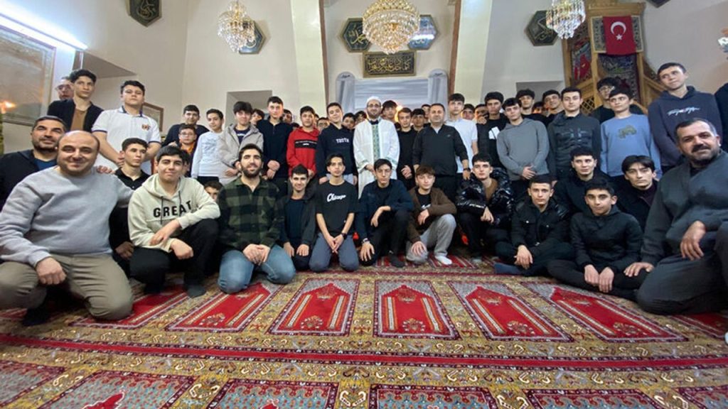 Arapgir'de fen lisesi öğrencileri camide buluştu