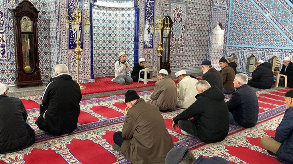 Atakum'da gençler mukabele geleneğini yaşatıyor