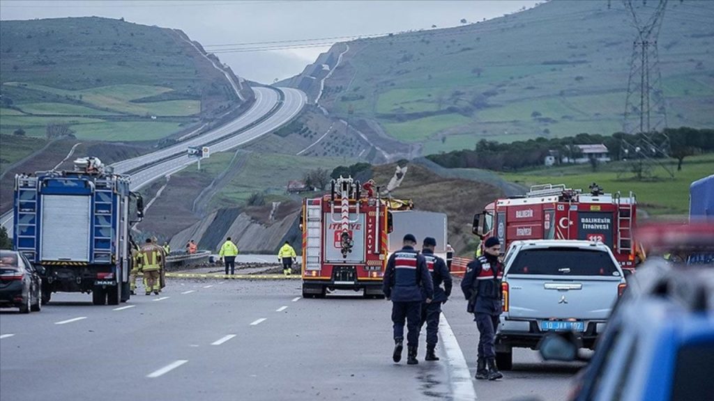 Balıkesir'de F-16 uçağının kaza kırıma uğraması sonucu pilot şehit oldu
