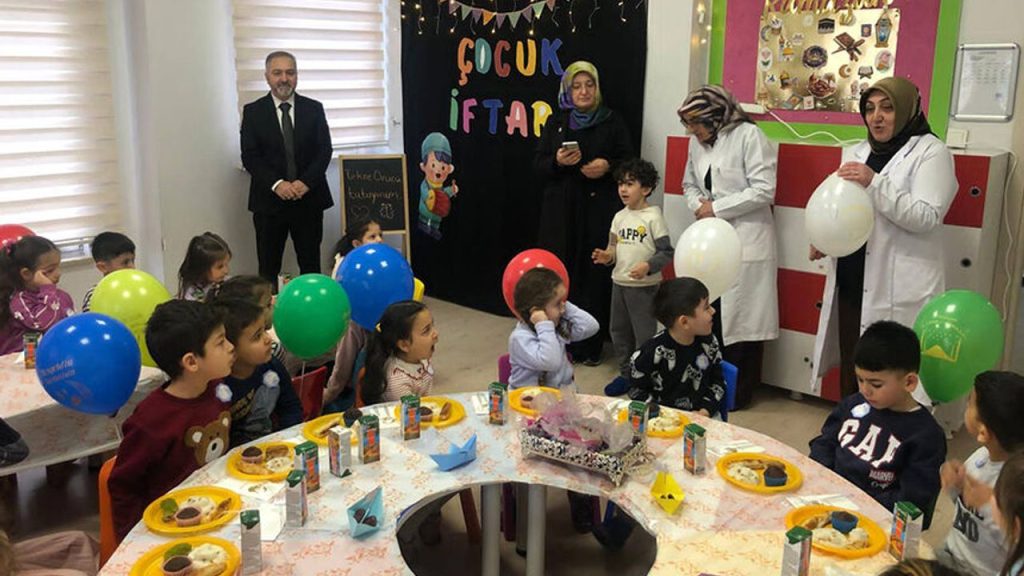 Çorum'da geleneksel "Çocuk İftarı" düzenlendi