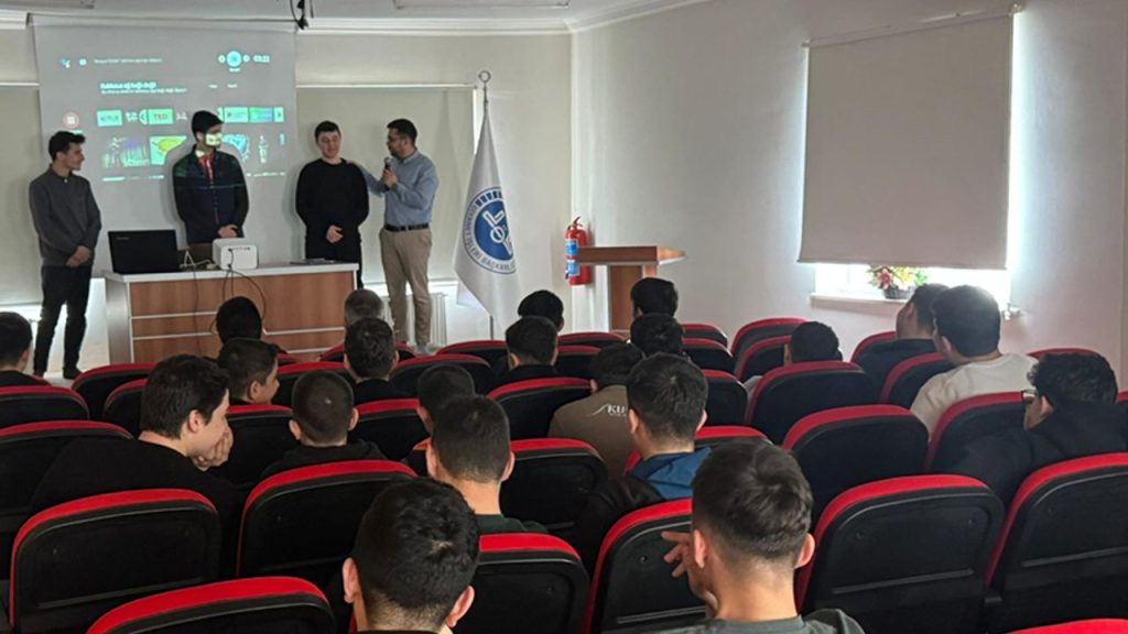 Çankırı'da "Dijital Çağın Getirdikleri ve Gençlik" seminerleri başladı