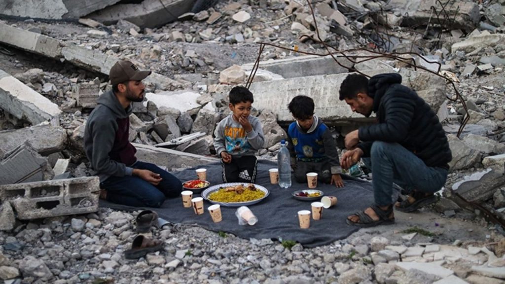 Gazzeliler ramazana yokluk içinde girdi