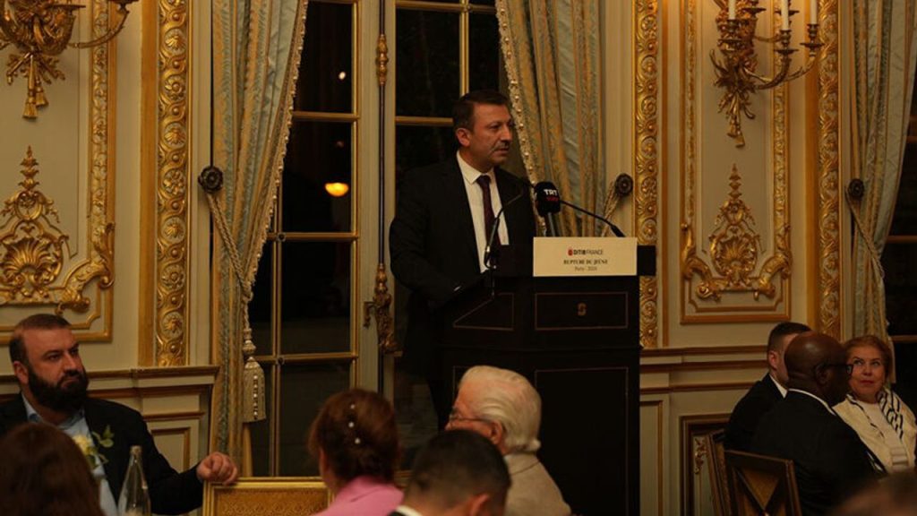 Paris'te Fransa DİTİB iftar programı düzenlendi