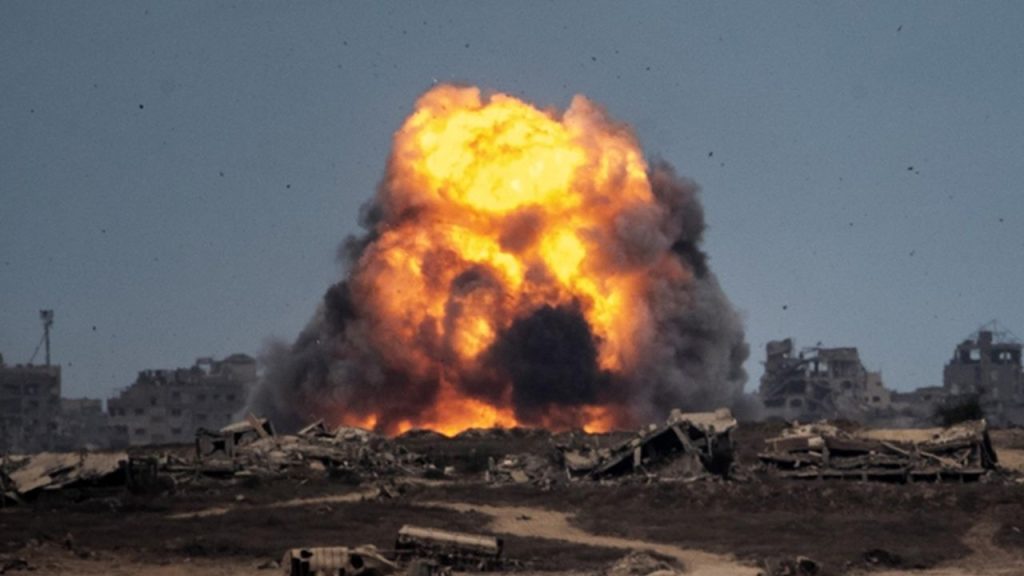 Gazze'ye hava ve topçu saldırıları düzenlendi