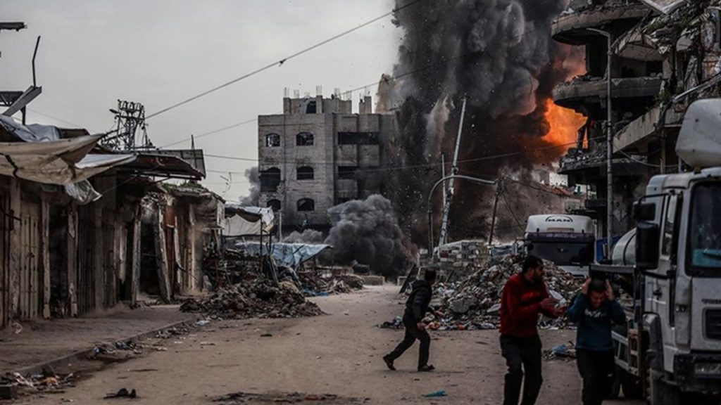 Ateşkese rağmen Gazze bombalanıyor