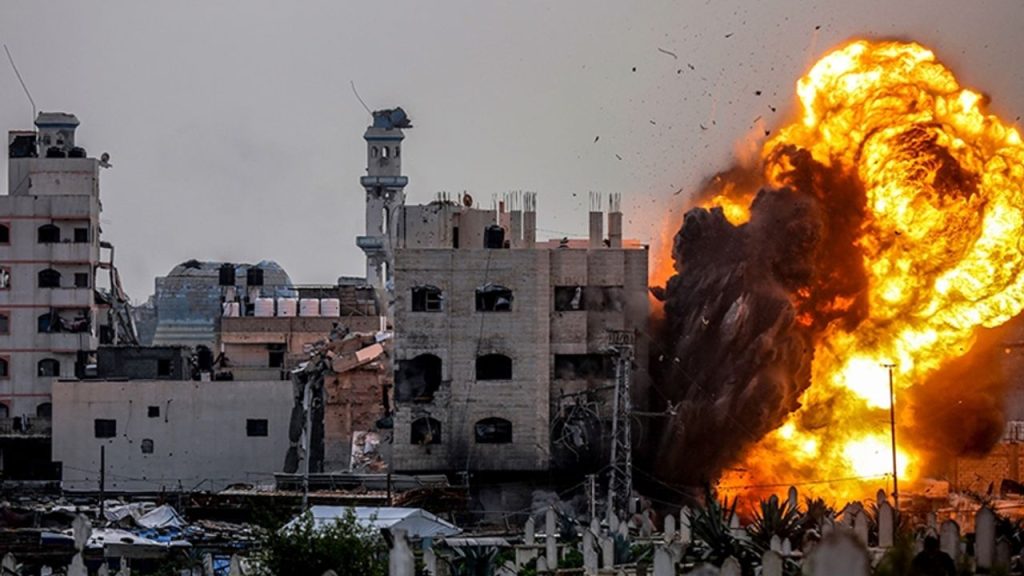Ateşkese rağmen Gazze bombalanıyor
