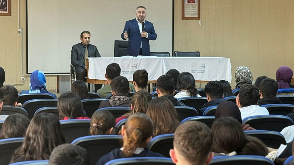 Hakkari Atatürk Anadolu Lisesi'nde ramazan buluşması
