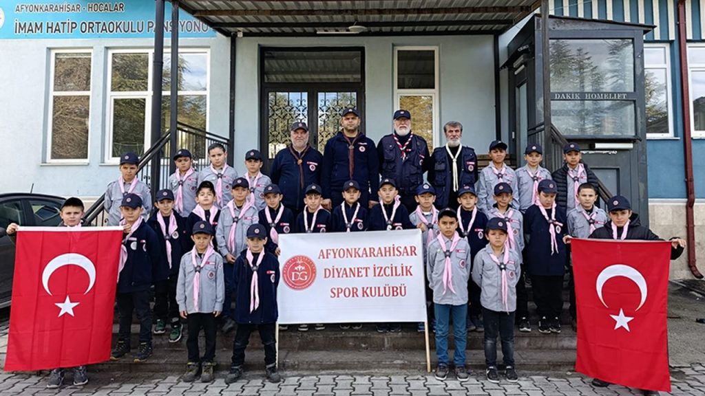 Hocalar'da Diyanet izcileri kampta buluştu