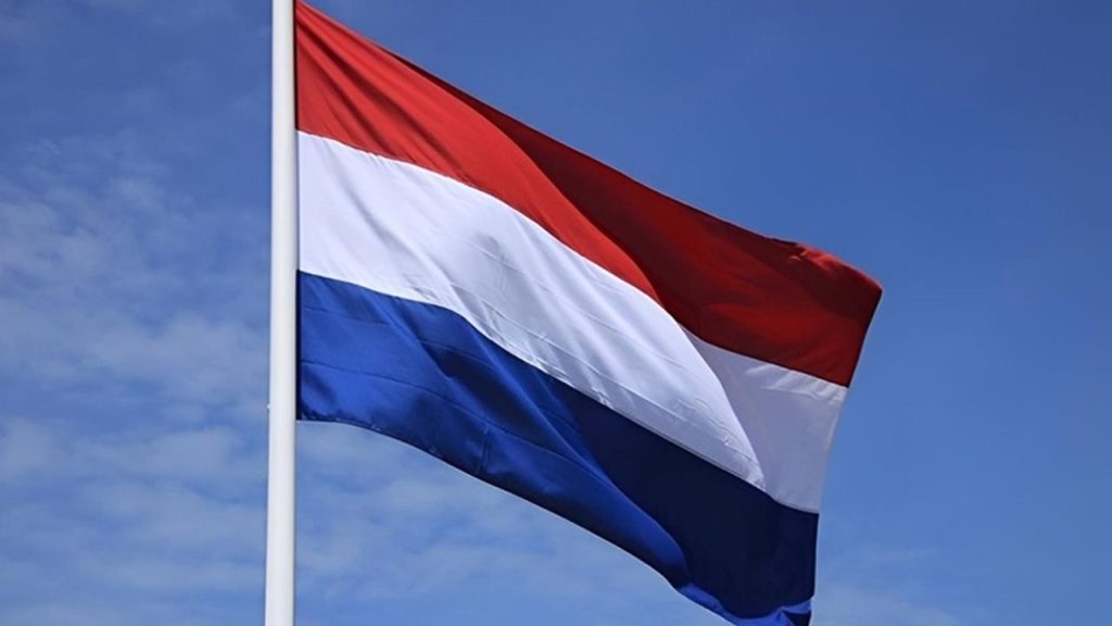 Hollanda'da Müslümanları fişleyen 10 belediyeye ceza