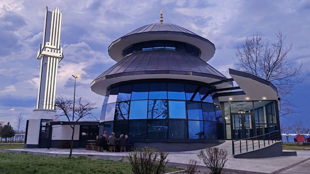 Arsin Kefeliler Camii dualarla açıldı