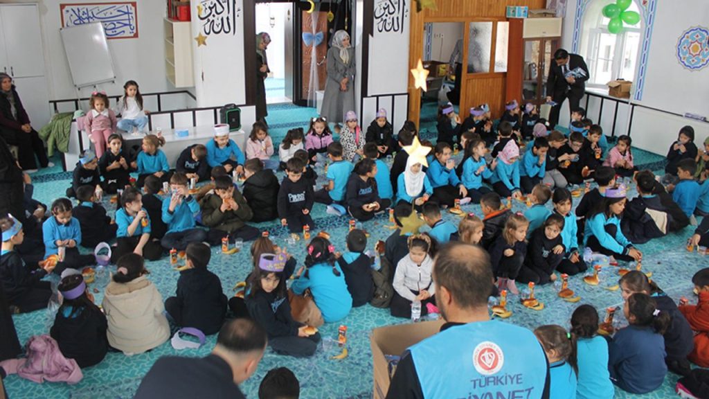 Karaman'da minikler "Tekne Orucu" tuttu