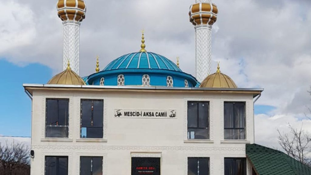 Akçadağ'da 5 Cami ibadete açıldı