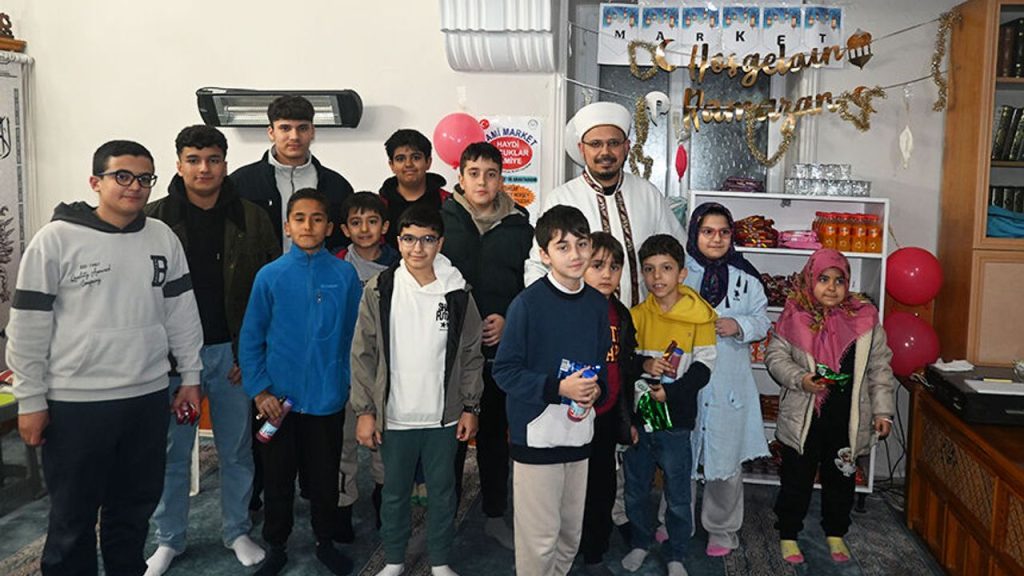 Karakavak Yeni Camii'nde "Cami Market" uygulaması ilgi gördü