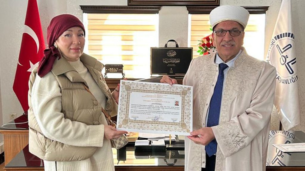 Ukrayna vatandaşı Olga Kaminski, Müslüman oldu