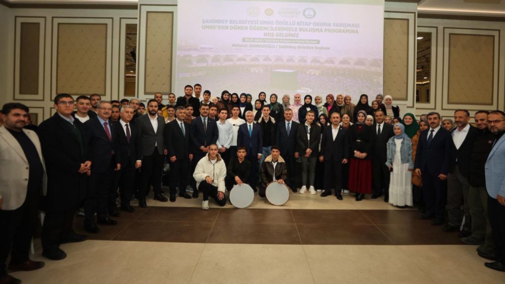 Şahinbey'de umreden dönen gençler protokolle buluştu