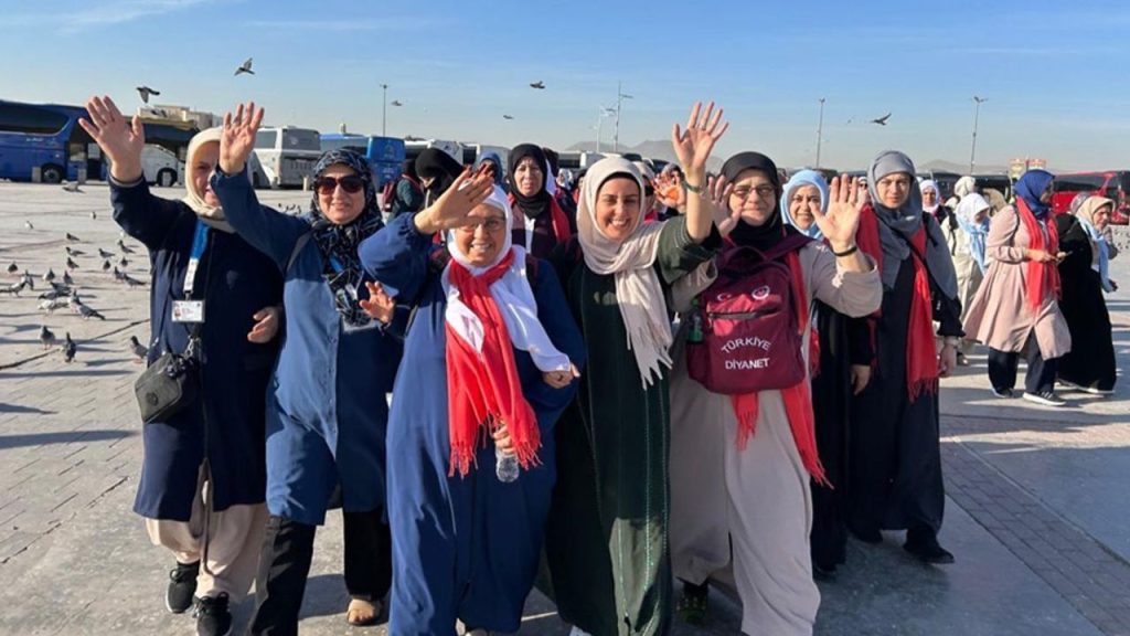 Şehit yakınları umrede