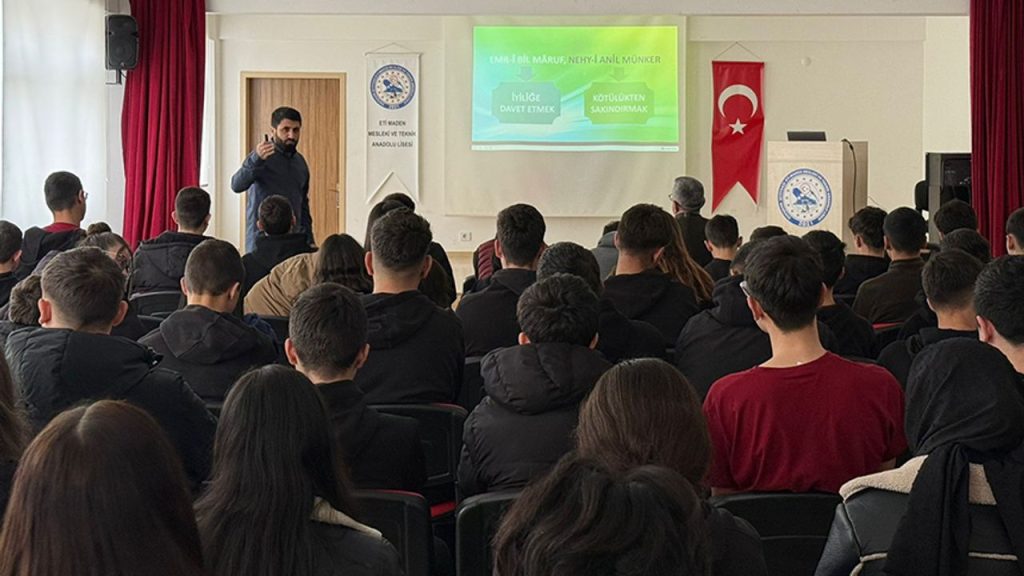 Seyitgazi'de "Cami ve Hayat" konferansları başladı