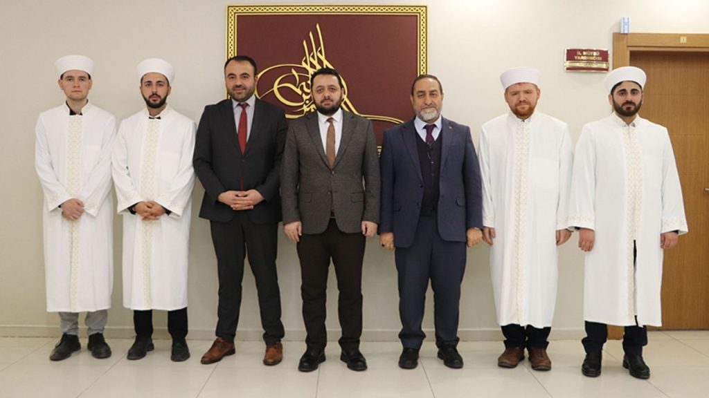 Sivas'ta aday din görevlileri törenle göreve başladı