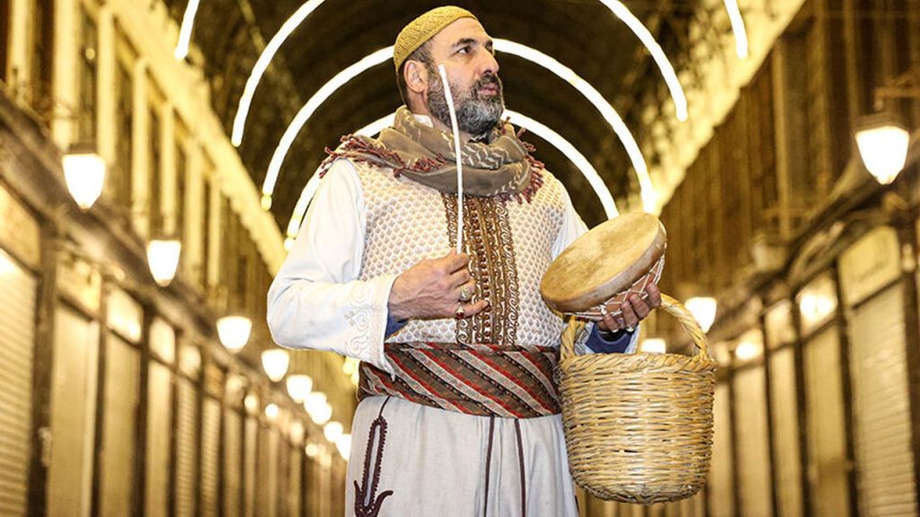 Suriyeli ramazan davulcusu, "mirasını" Şam'da gelecek nesillere aktarmak istiyor