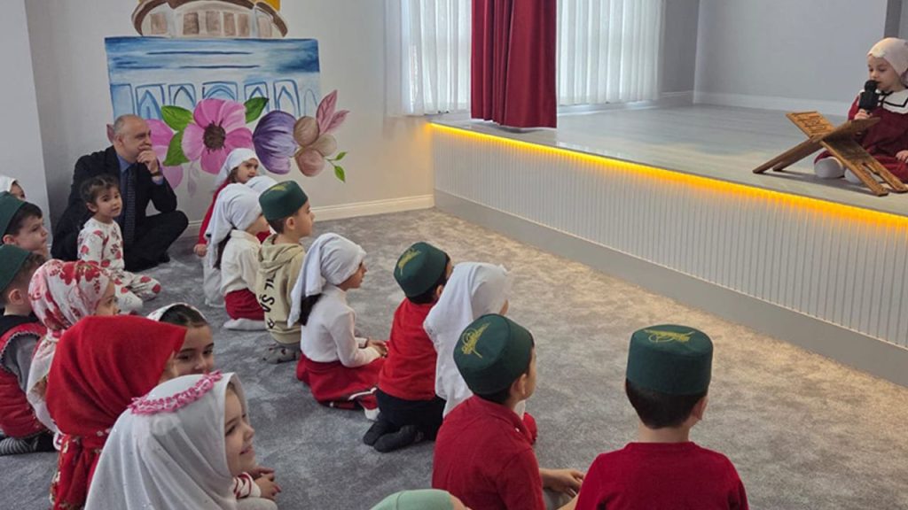 Tepebaşı'nda minikler Berat Gecesi etkinliğiyle ders başı yaptı