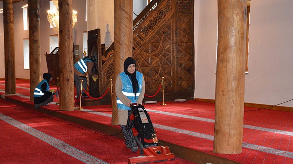 UNESCO tescilli 8 asırlık Sivrihisar Ulu Cami ramazana hazır