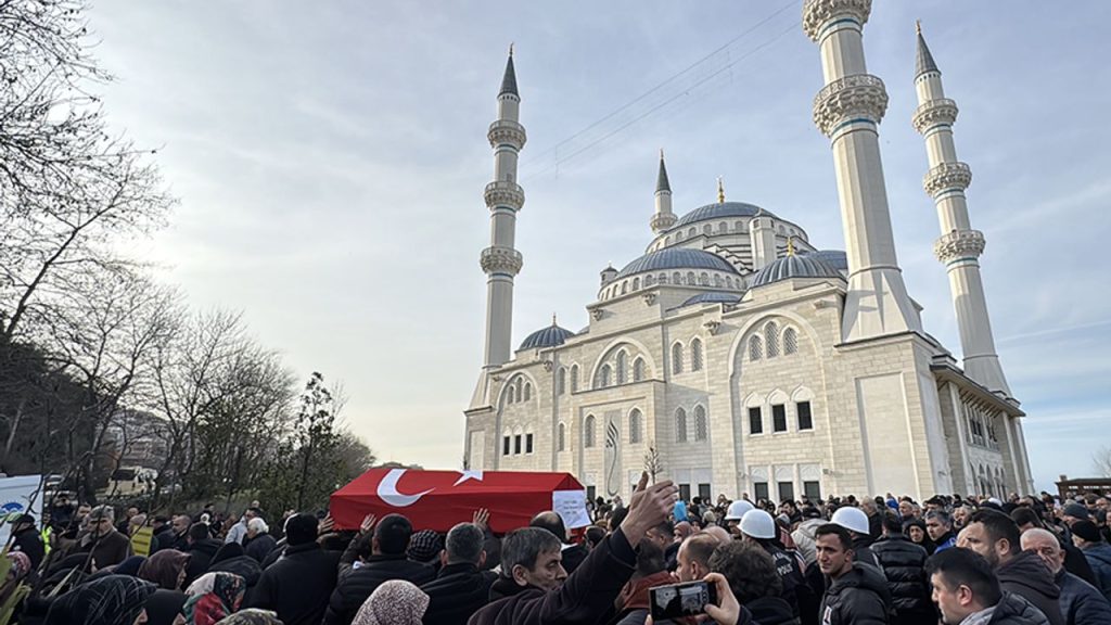 Polis memuru Sıbıç, ebediyete uğurlandı