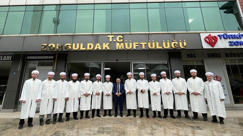 Zonguldak'ta 88 aday din görevlisi göreve başladı