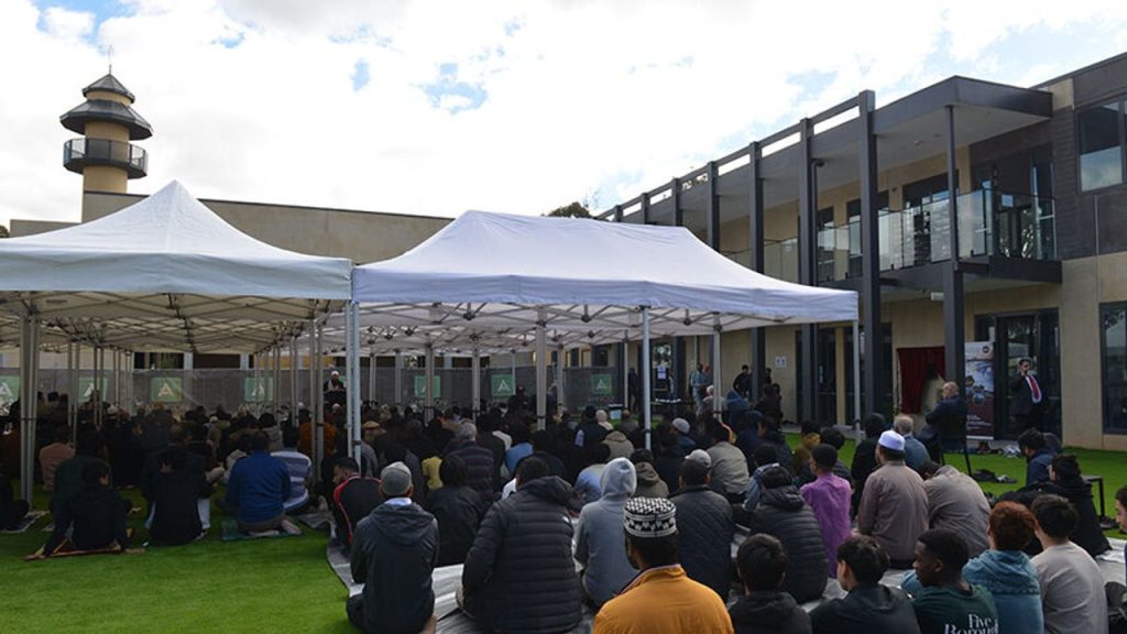 Avustralya'da İslam karşıtlarının hedefindeki Bendigo Camisi törenle açıldı